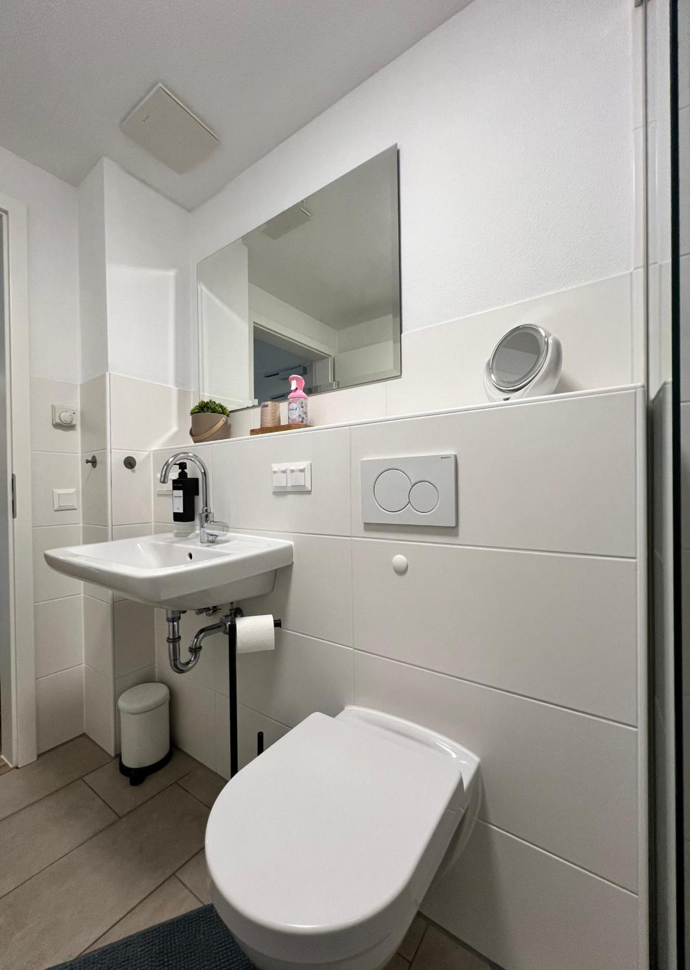 Moderne Wohnung Naehe Hbf-Lift-Tiefgarage-Contactless Check-In ハノーファー エクステリア 写真